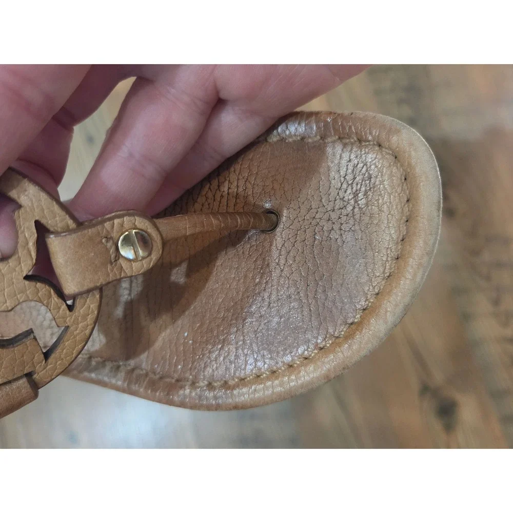 Tory Burch Miller Tan Leather Thong Sandals Gold Logo Medallion Flat Shoes 37